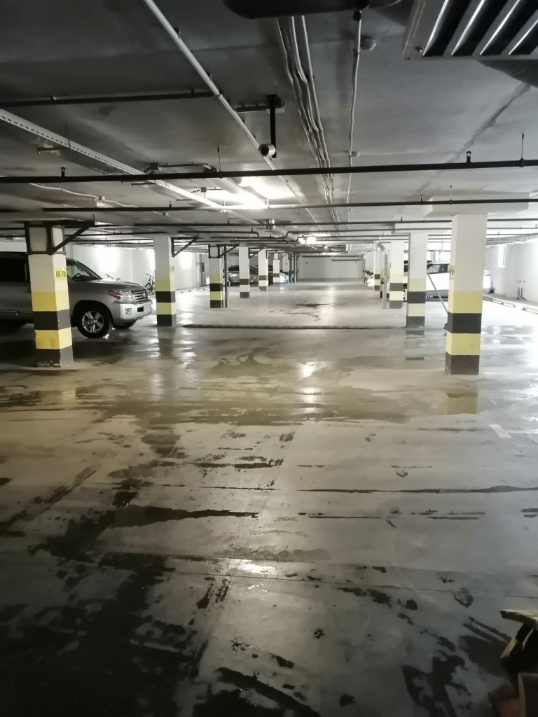 Влажная уборка паркинга